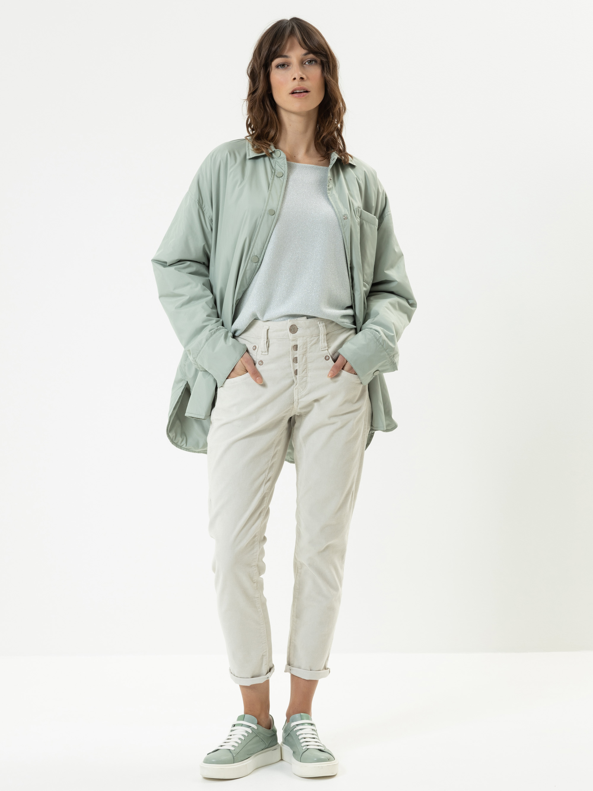 Modell Shyra Cropped Cordhose