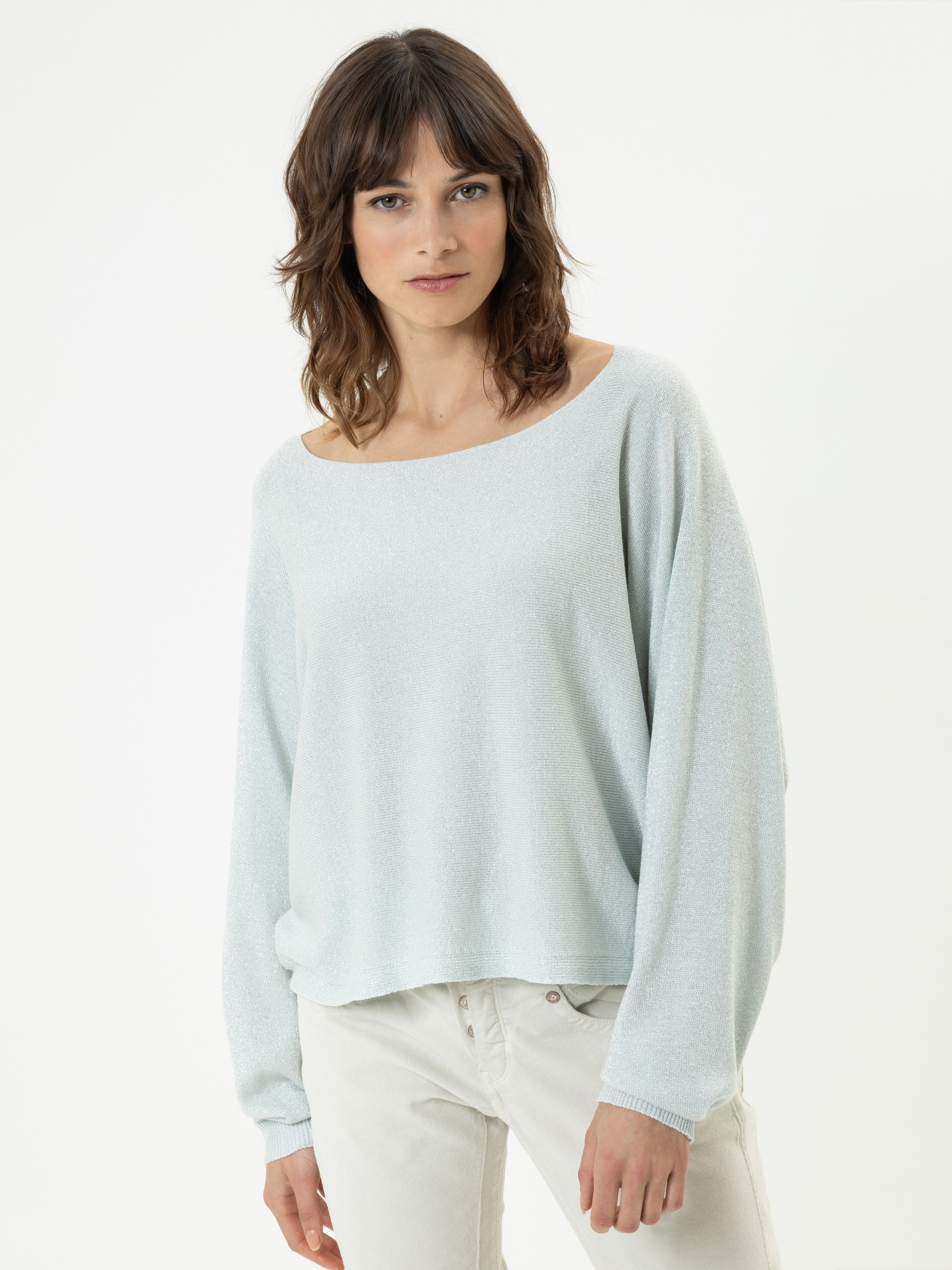 Modell  Aureliana Feinstrickpullover mit Glitzer