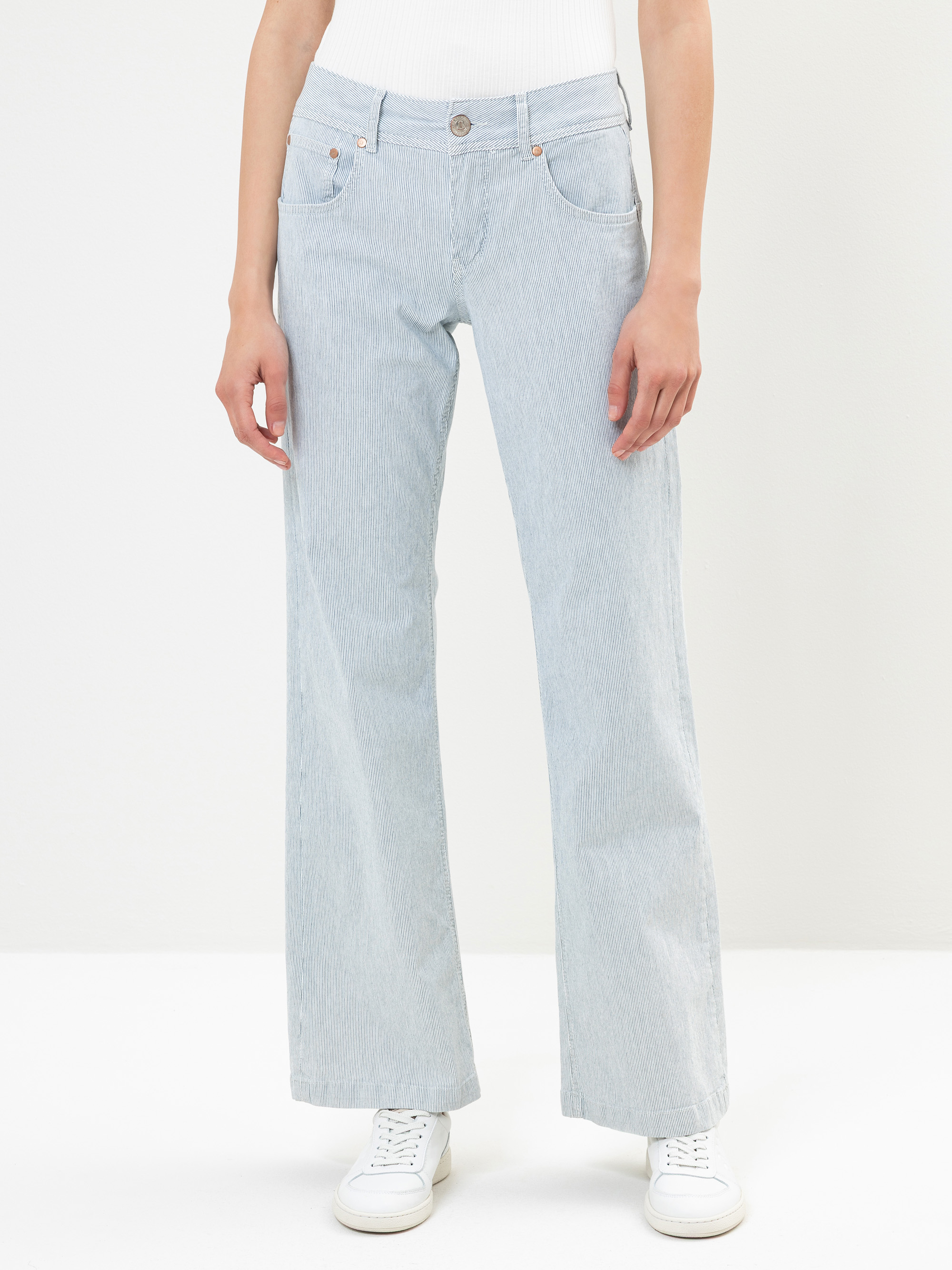 Modell Edna Hose aus gestreiftem Twill