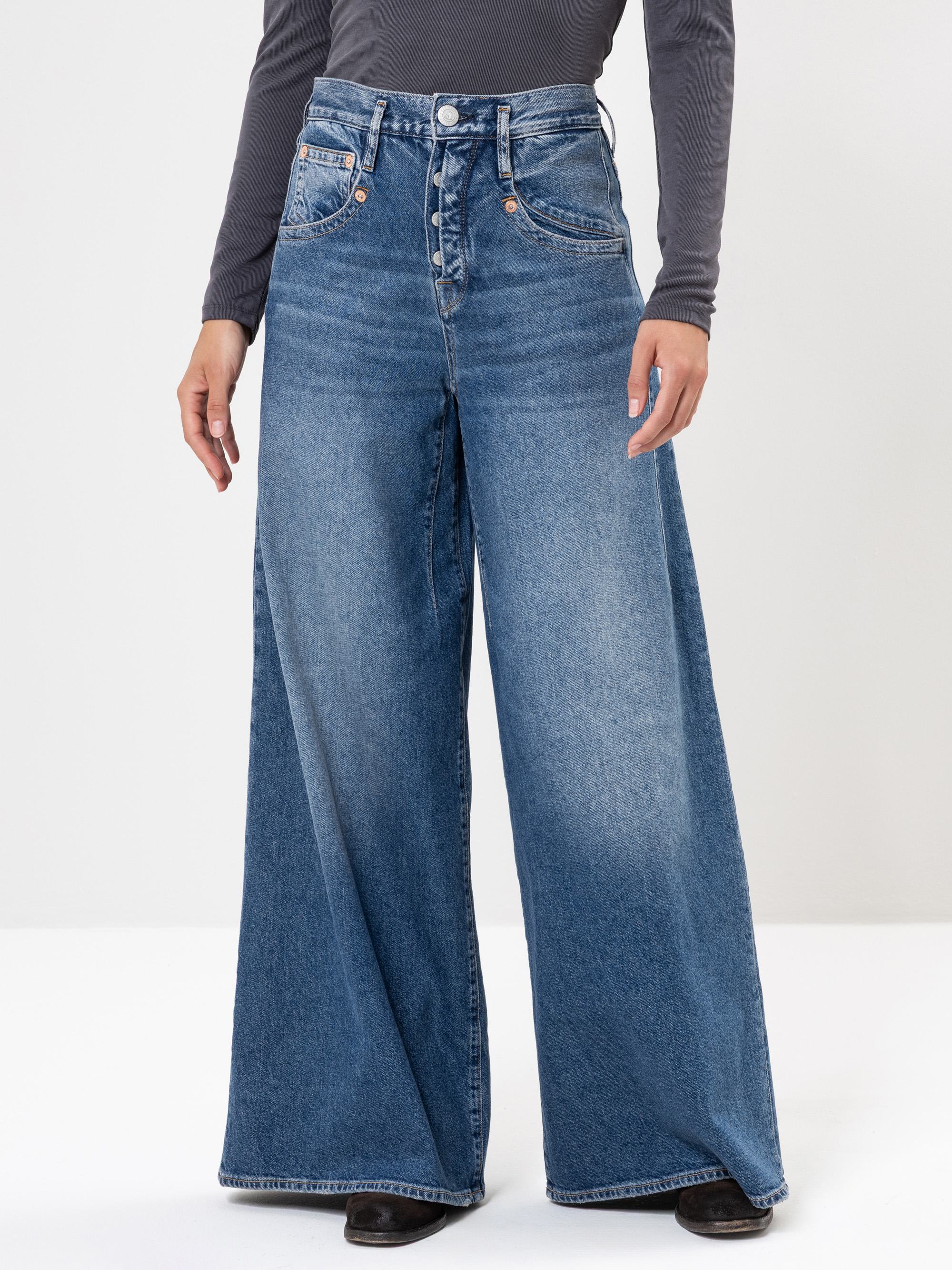 Modell Shyra Palazzo