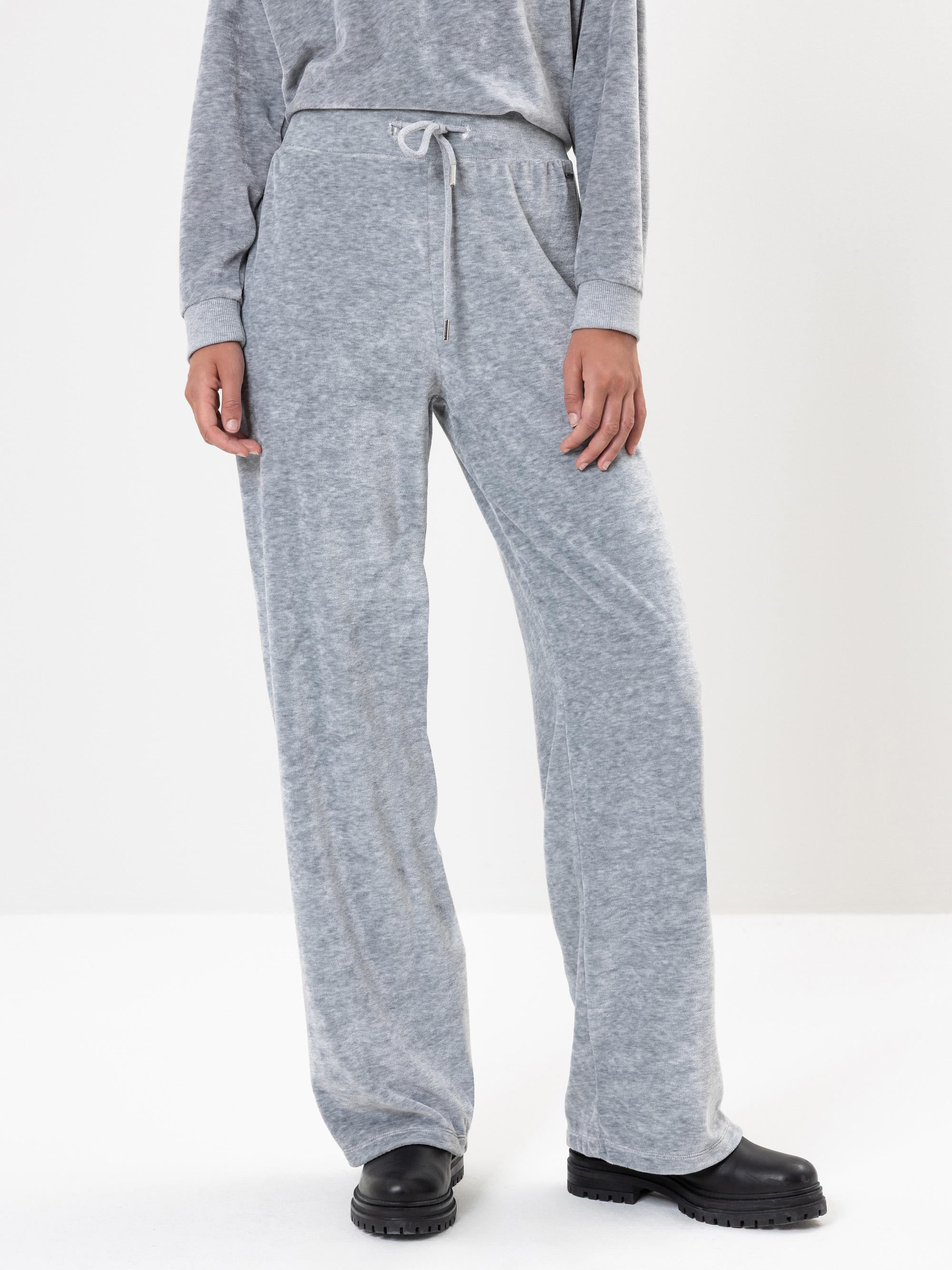 Modell Clarisa Nicki Hose