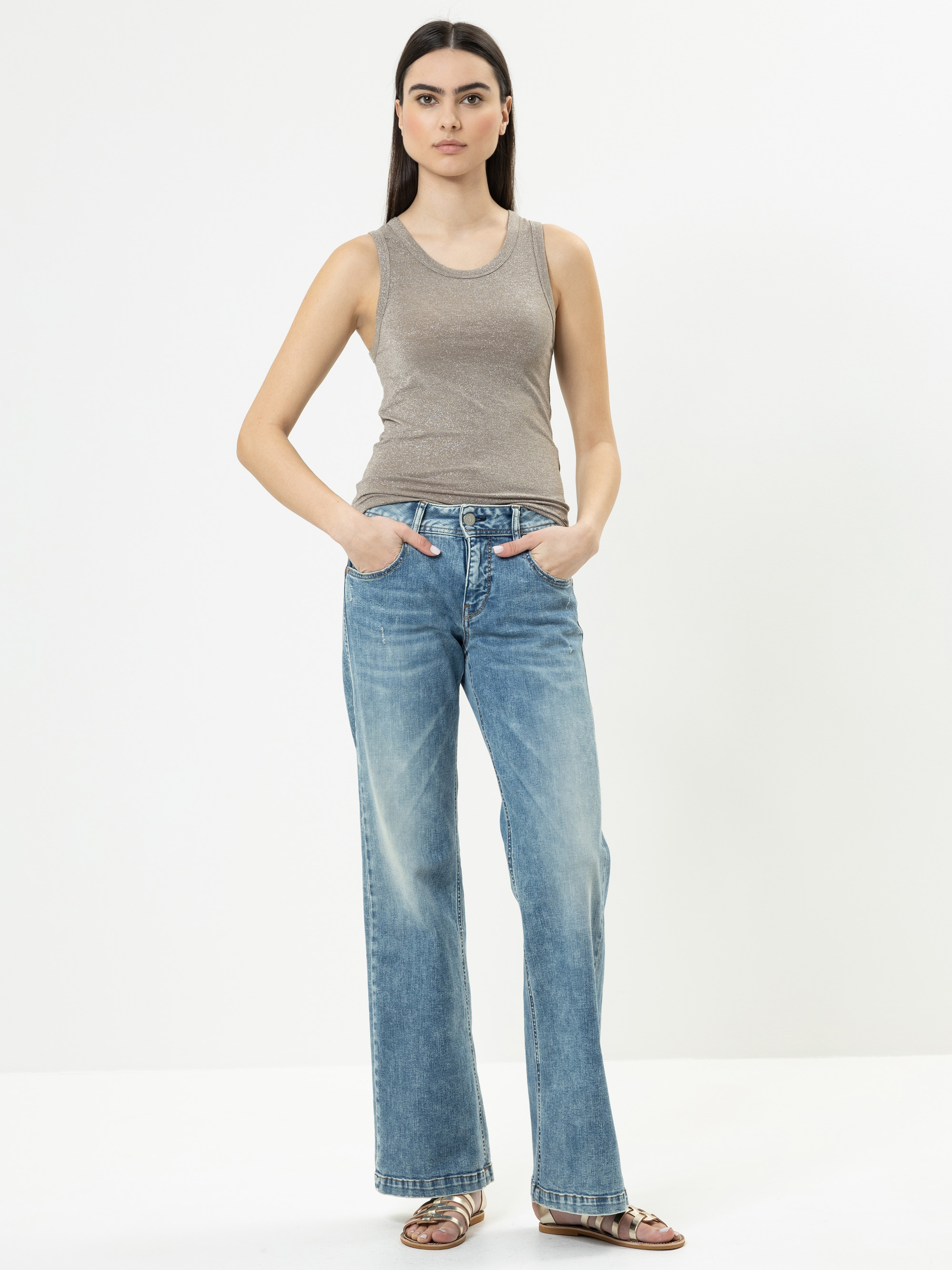 Modell Edna Flared Jeans mit Bio-Baumwolle