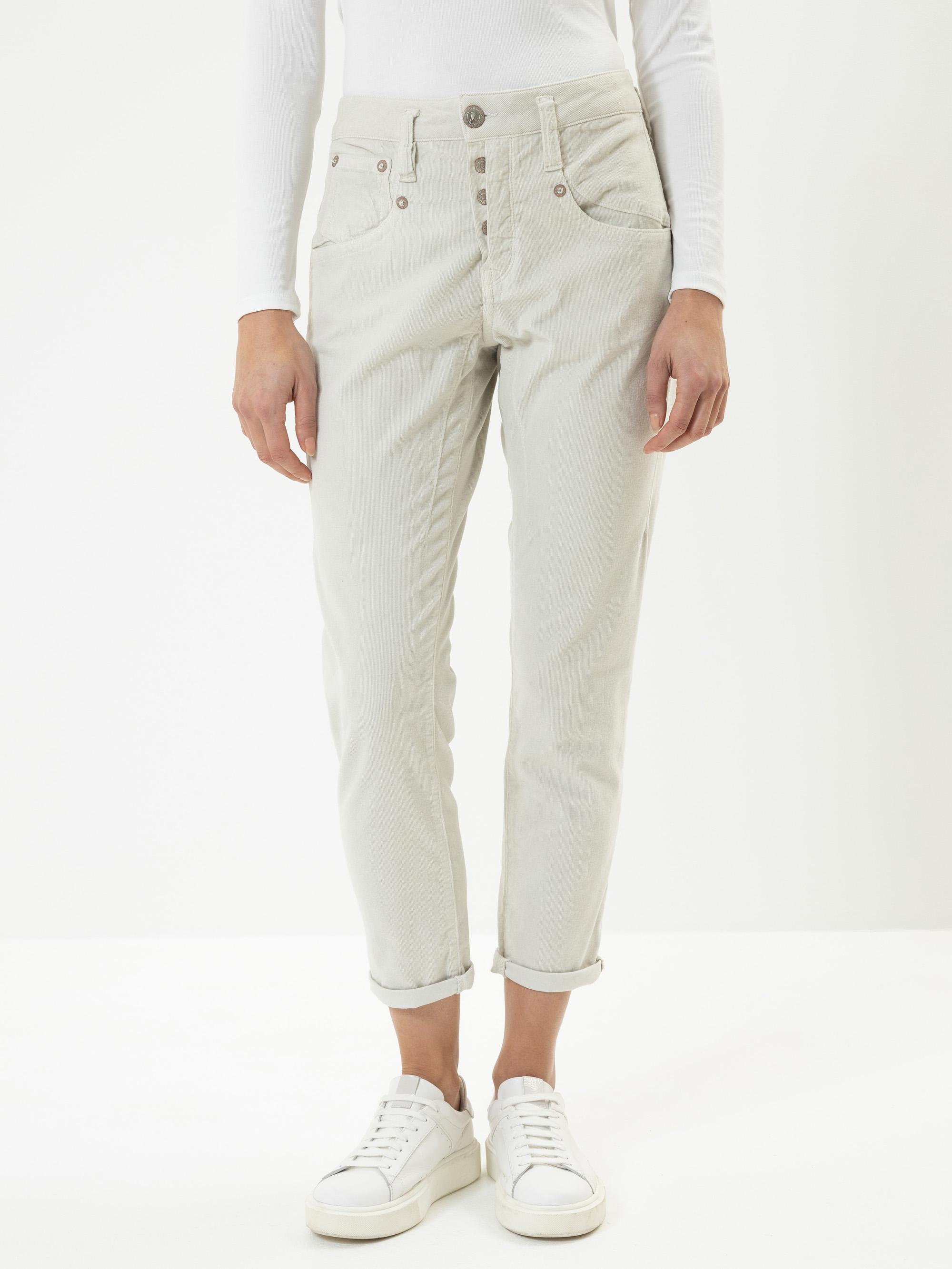 Modell Shyra Cropped Cordhose