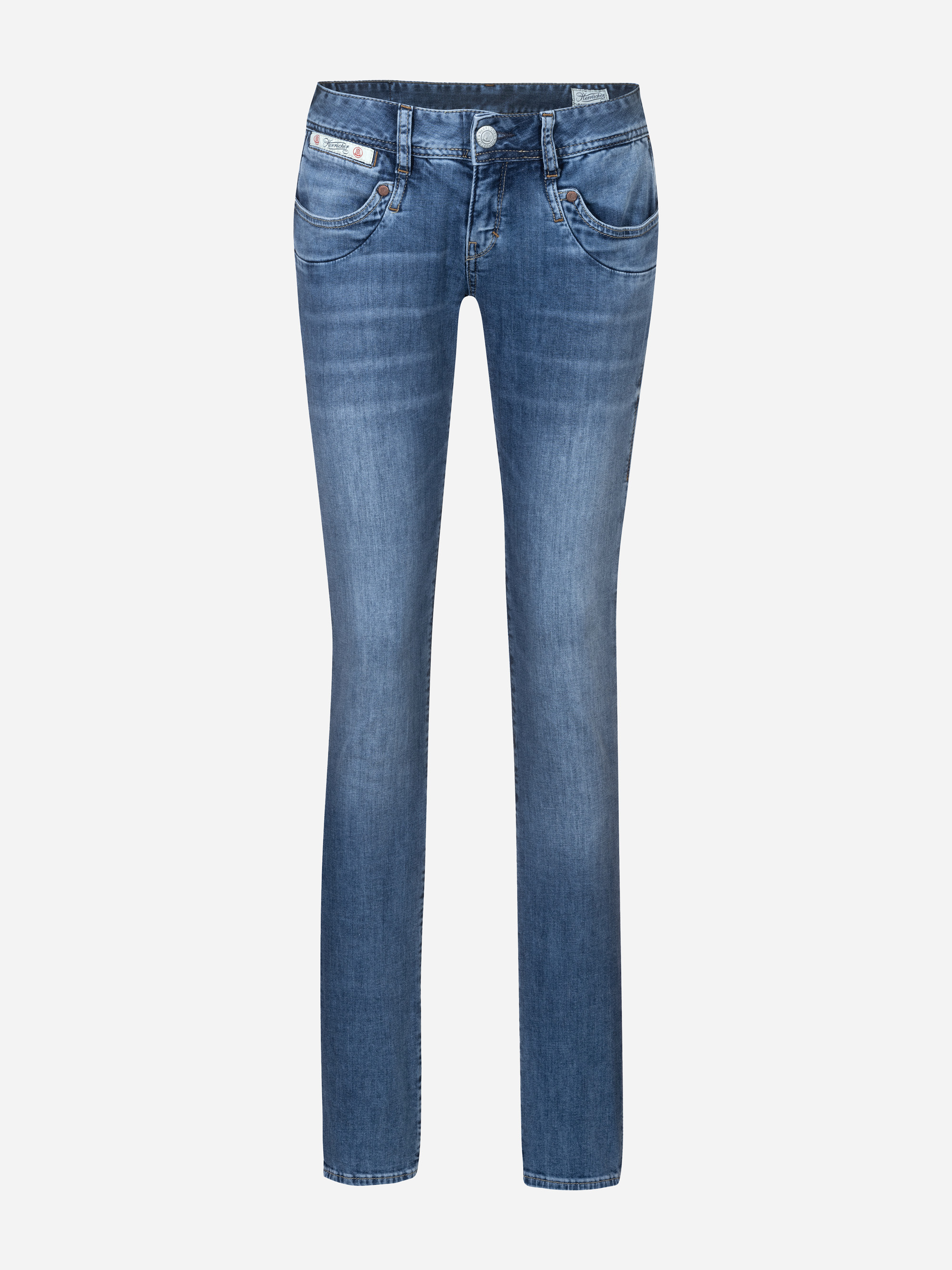 Modell Piper Slim Jeans aus leichtem Denim mit recycelter Baumwolle