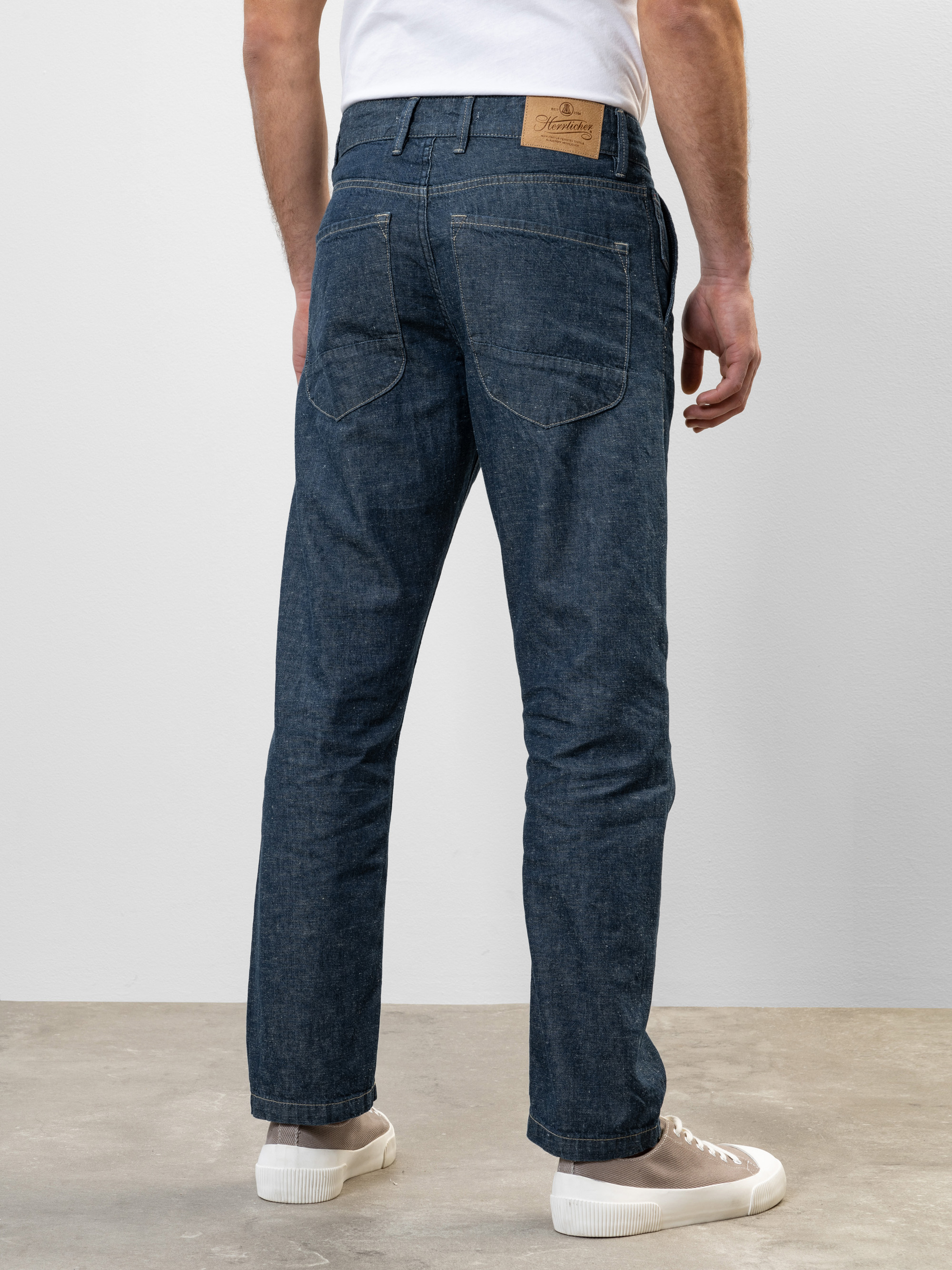 Modell Kennedy Straight Jeans aus Japanese Hemp Denim