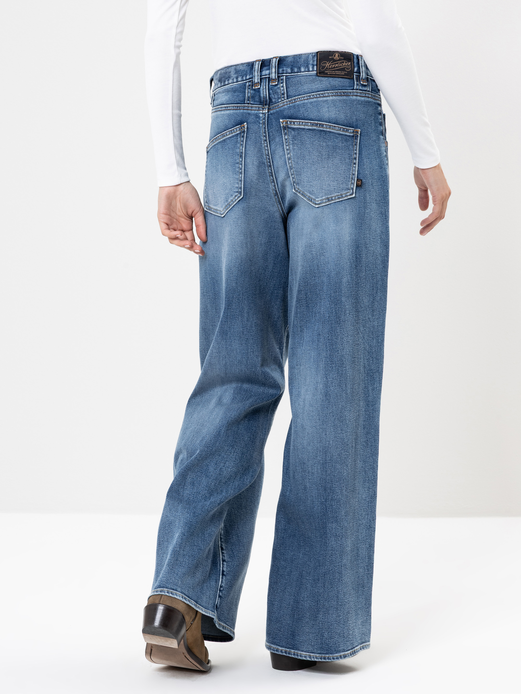 Modell Brooke Wide High Waist Jeans